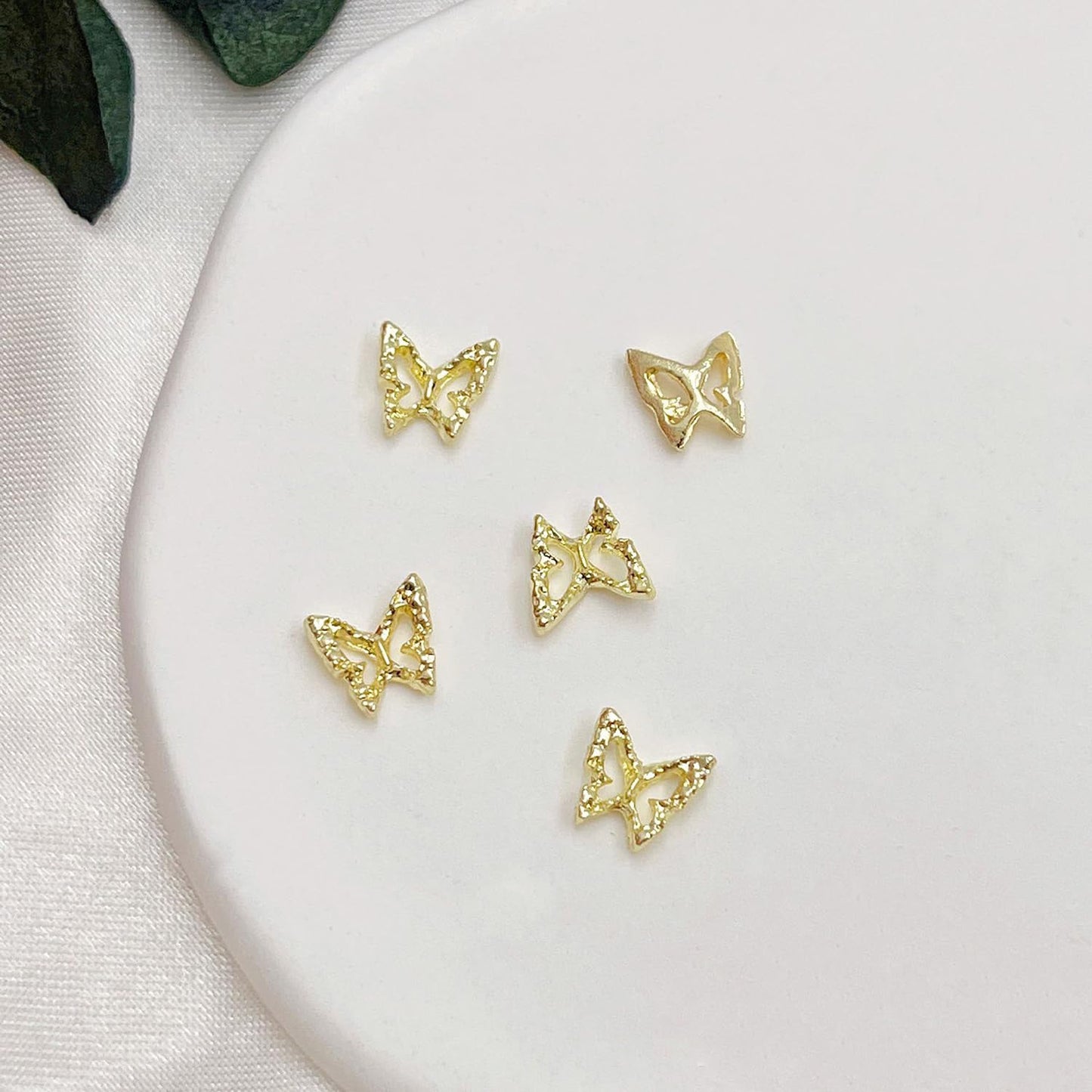 S.A.V.I Gold 3D Butterfly Nail Art Charms – 20 Pcs Alloy Nail Decorations for Women & Girls – 8mm Metallic Nail Accessories for DIY Nail Art, Extensions & Manicure